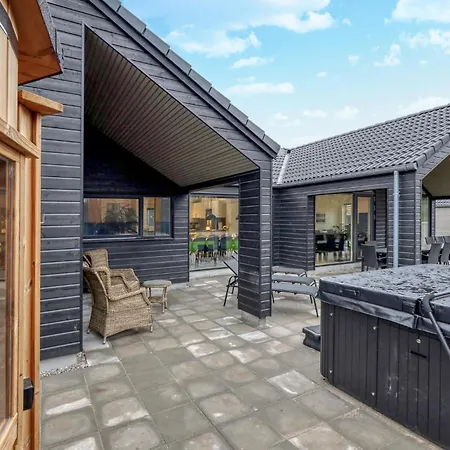 Holiday home Gorgeous In With Sauna *